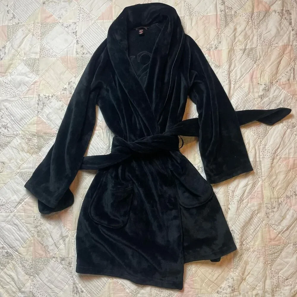 victoria’s secret 2022 black gothic embroidered logo velvet robe size xs - Picture 2 of 5